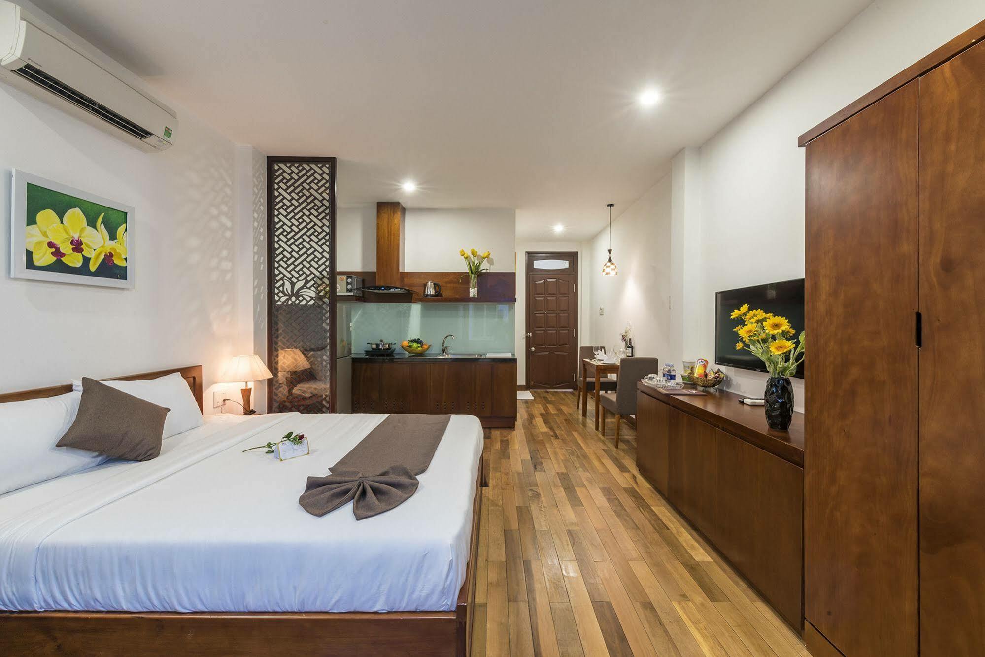Ocean Flower Hotel Da Nang Exterior photo