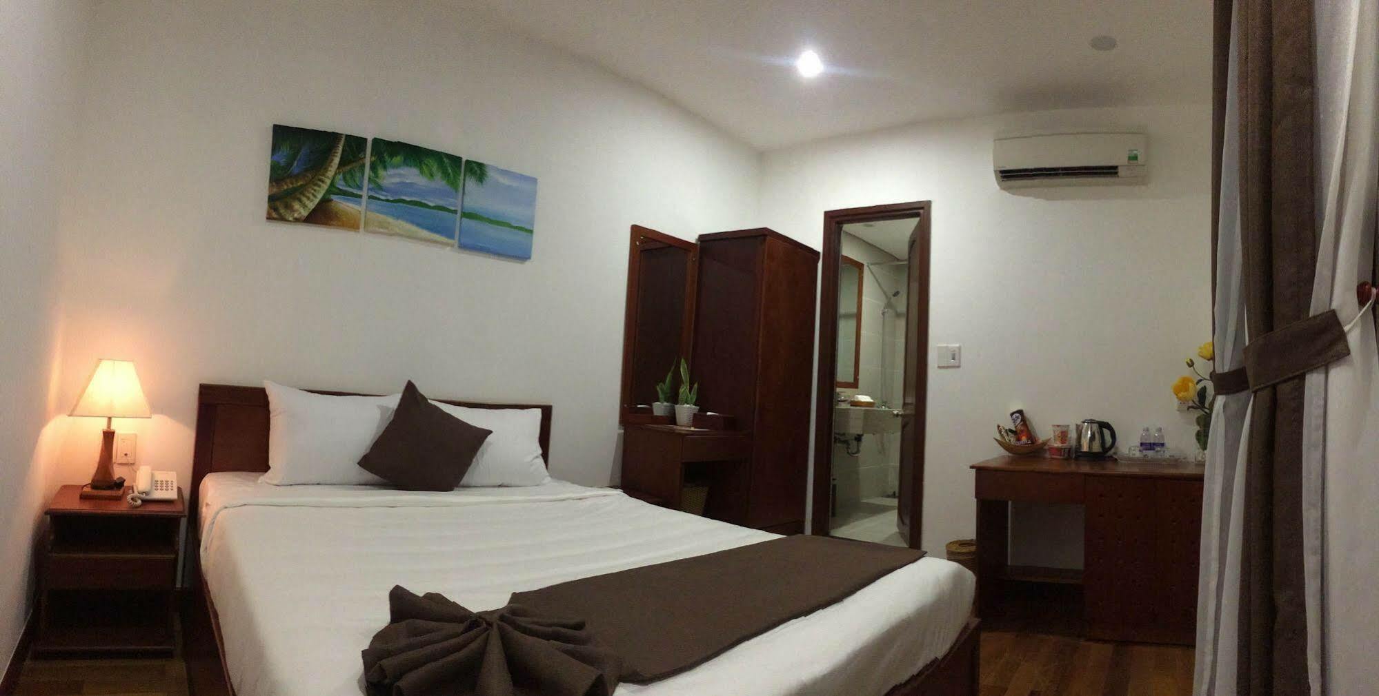Ocean Flower Hotel Da Nang Exterior photo