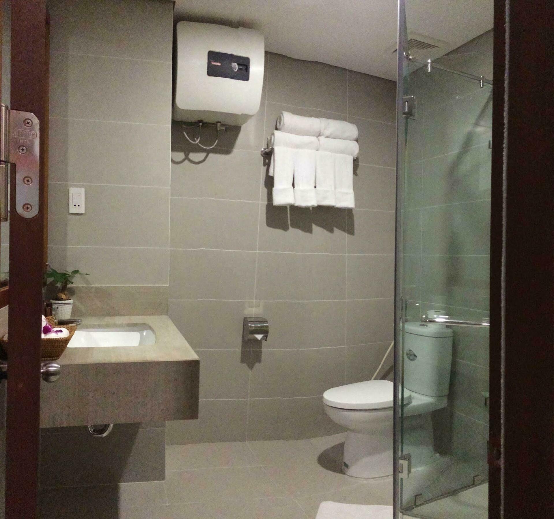 Ocean Flower Hotel Da Nang Exterior photo