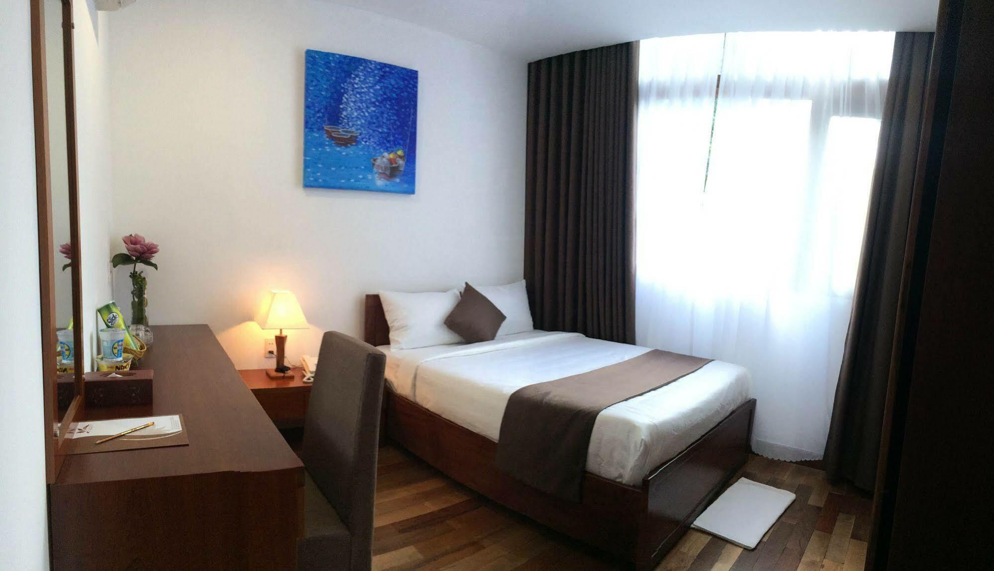 Ocean Flower Hotel Da Nang Exterior photo